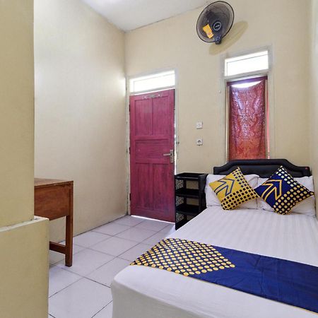 Hotel Spot On 92832 Al Mahira Syariah Majalengka Esterno foto