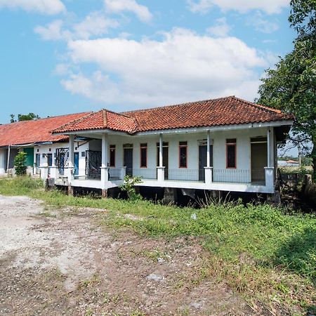 Hotel Spot On 92832 Al Mahira Syariah Majalengka Esterno foto