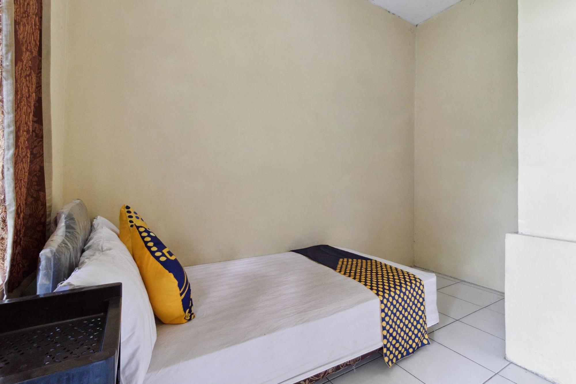 Hotel Spot On 92832 Al Mahira Syariah Majalengka Esterno foto