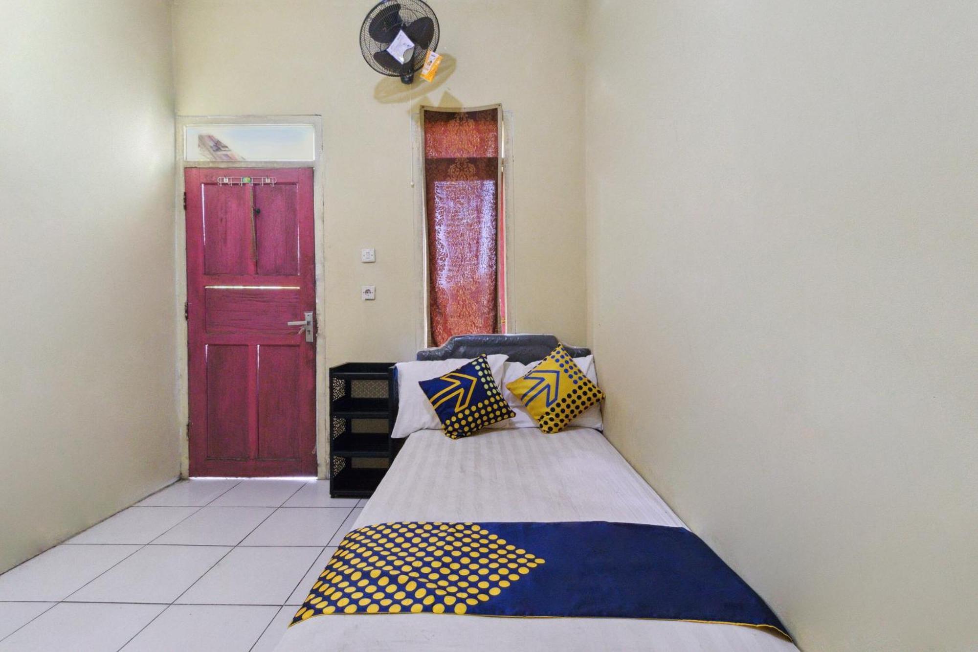 Hotel Spot On 92832 Al Mahira Syariah Majalengka Esterno foto